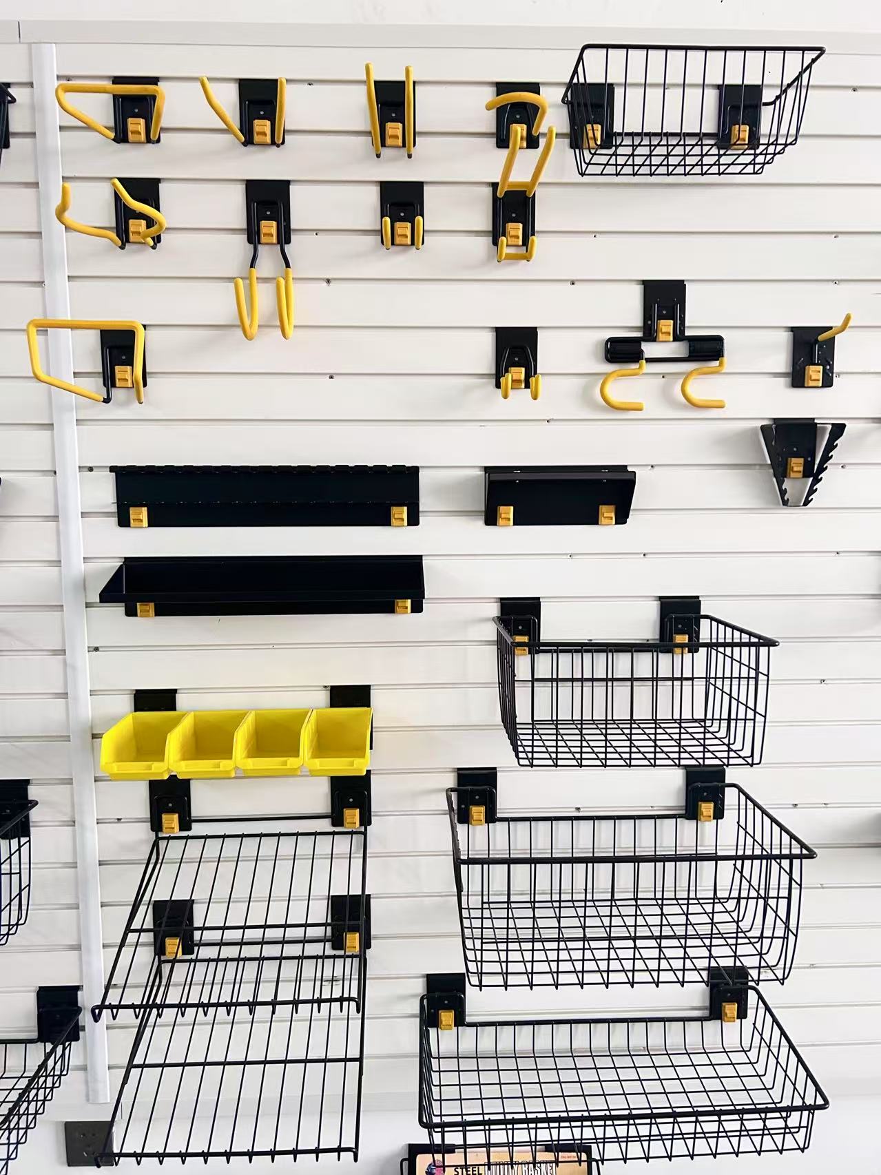 Yellow buckle set