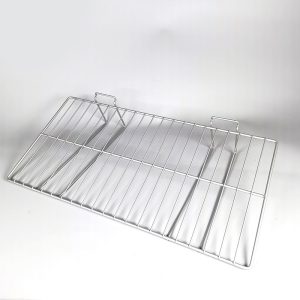 Wall-mounted storage rack with no holes in the metal slatted wall